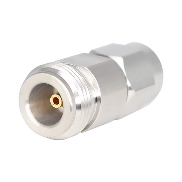N母头转TNCA公头 18GHz 高频转接器